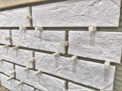 Как клеить декоративный камень на стены правильно и экономно | Интернет-магазин Камин в доме